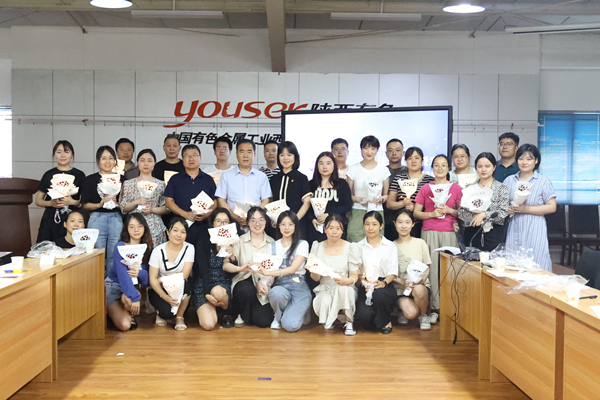  弘揚(yáng)七夕傳統(tǒng)文化  巧手傳遞濃情愛意  ——公司第五、第六黨支部開展聯(lián)學(xué)聯(lián)建主題黨日活動